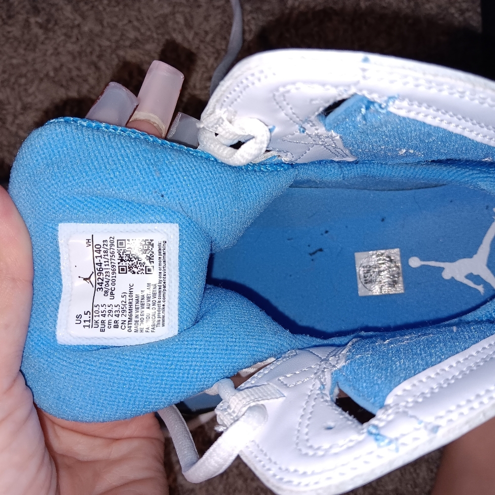 Nike Blue and White Athletic Shoes - Picture 2 of 3
